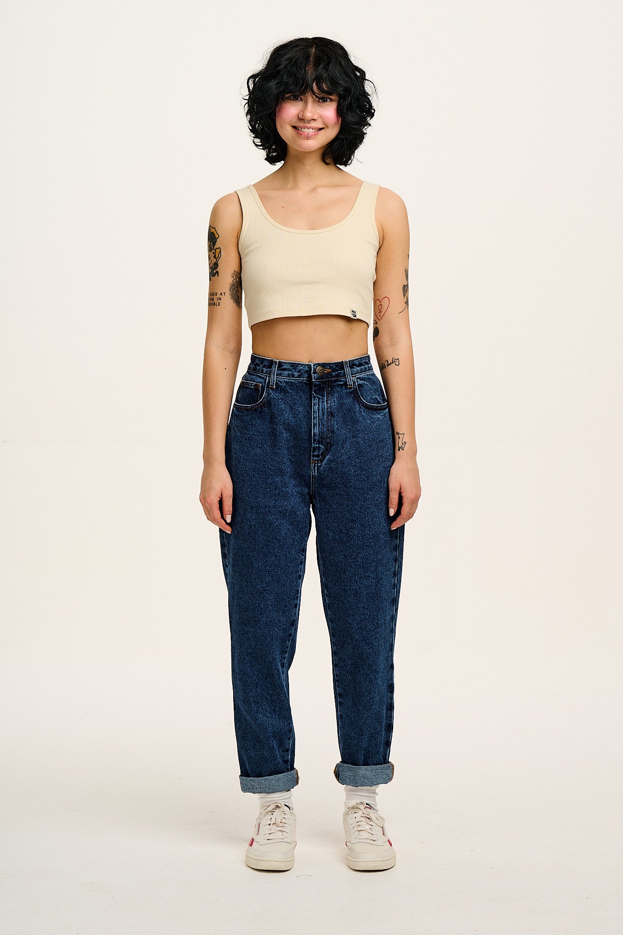 Dana - Mom Denim Jeans in Mid Wash Blue