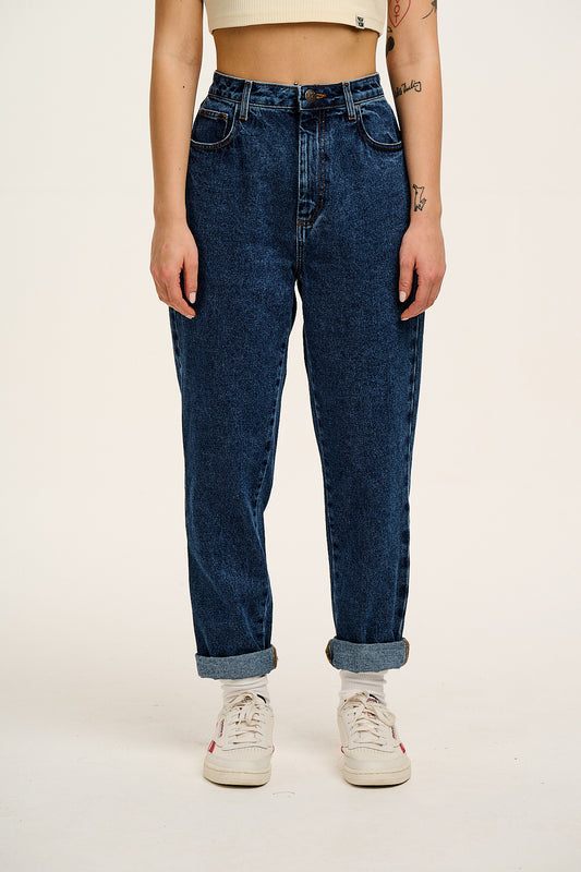 Dana - Mom Denim Jeans in Mid Wash Blue