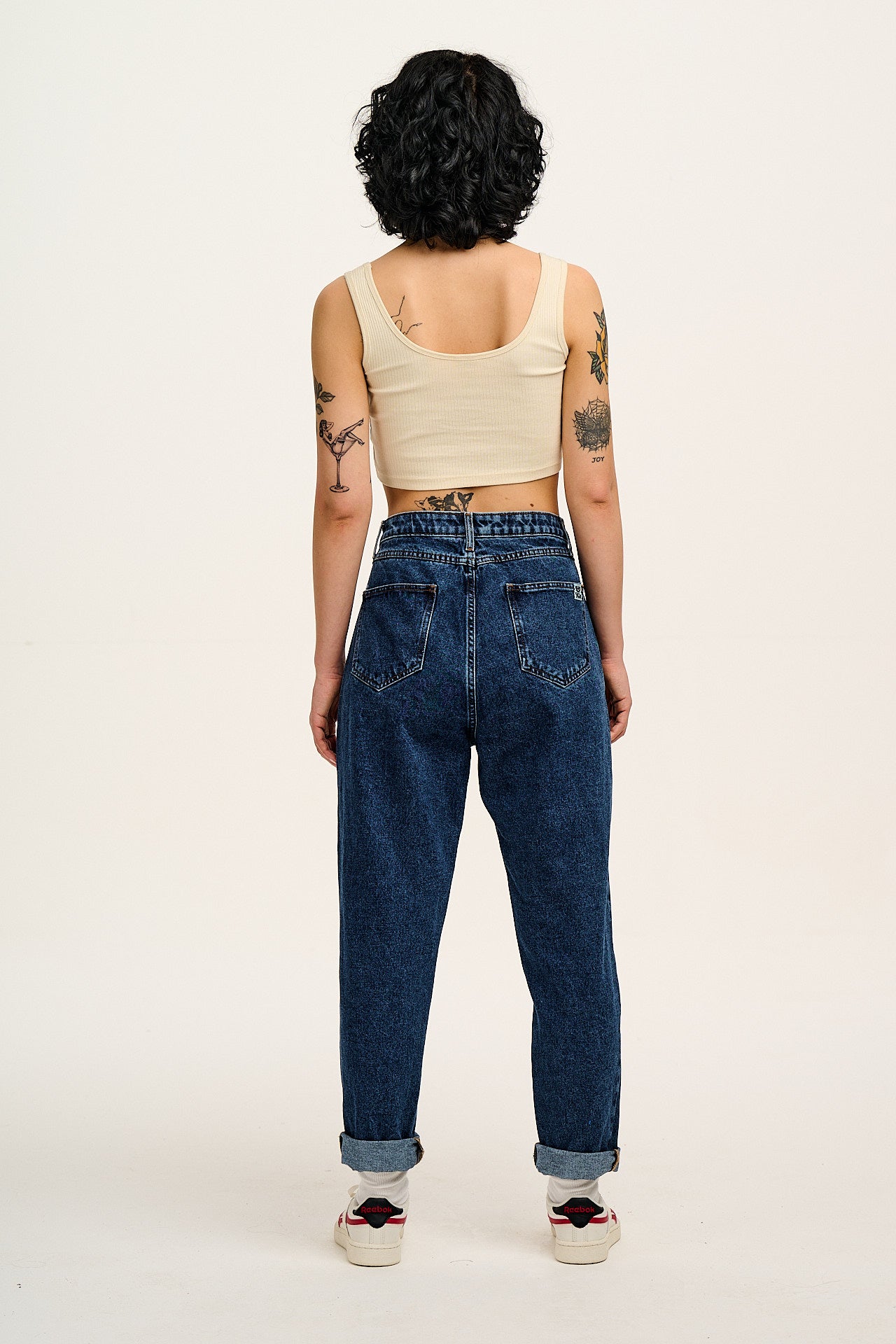 Dana - Mom Denim Jeans in Mid Wash Blue