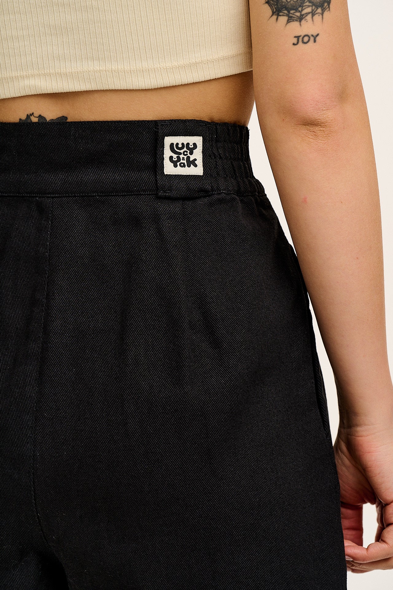 Addison - Tapered Twill Trousers in Black