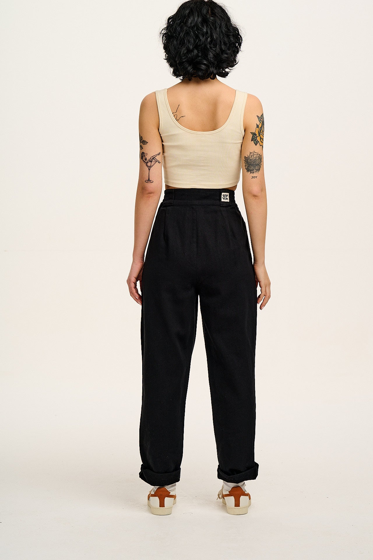 Addison - Tapered Twill Trousers in Black