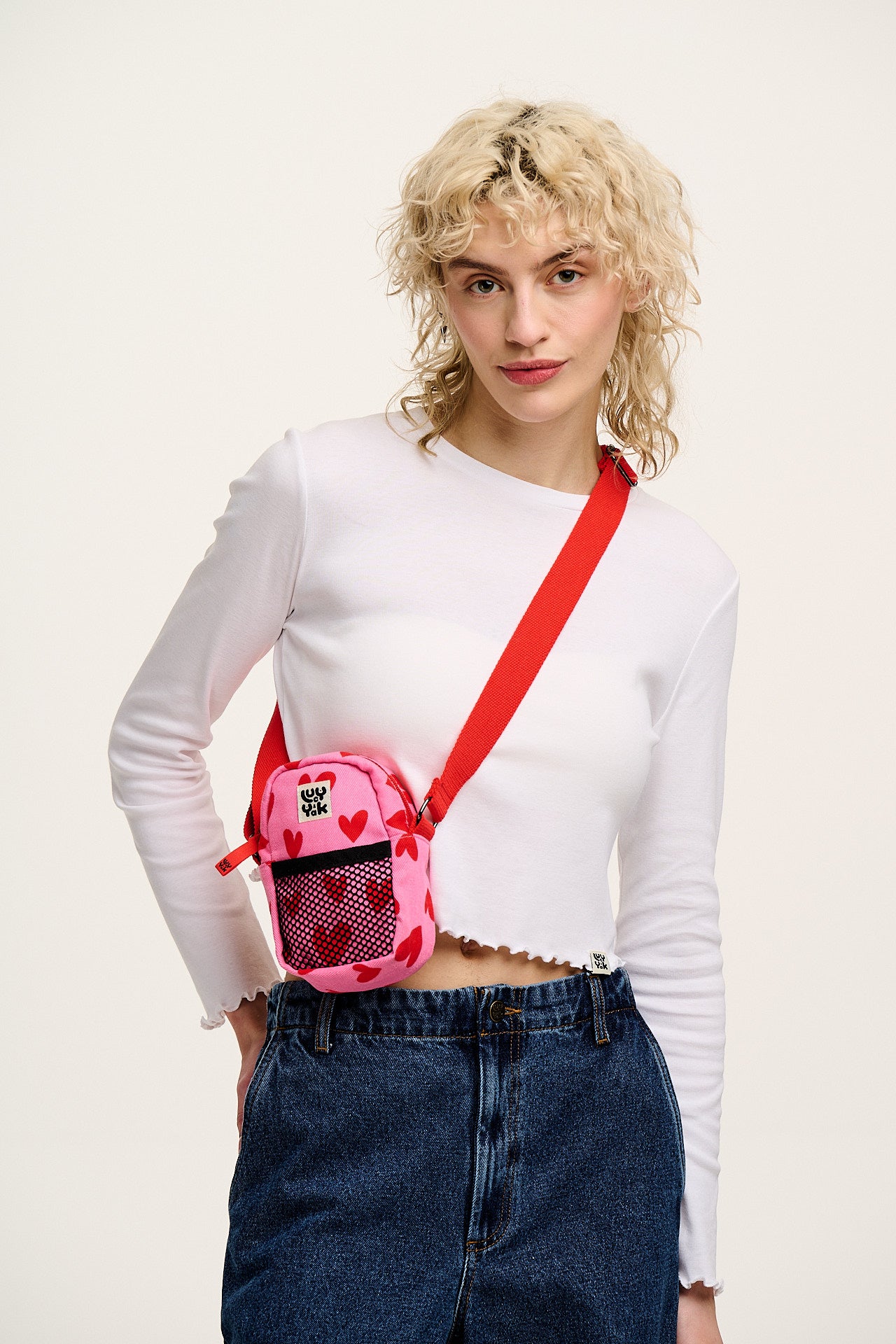 Brady - Crossbody Cotton Twill Bag in Pink Heart Cupid Print