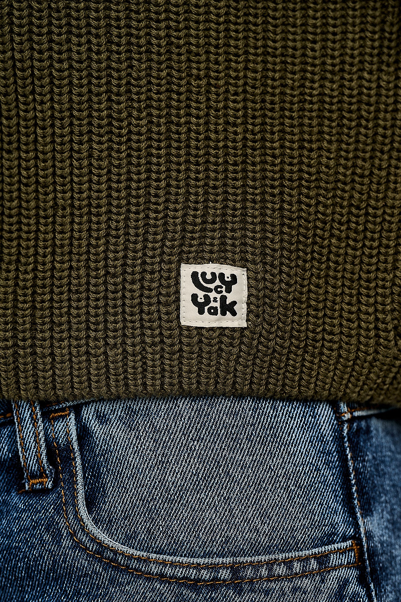 Robyn - V-Neck Cotton Cardigan in Ivy Green