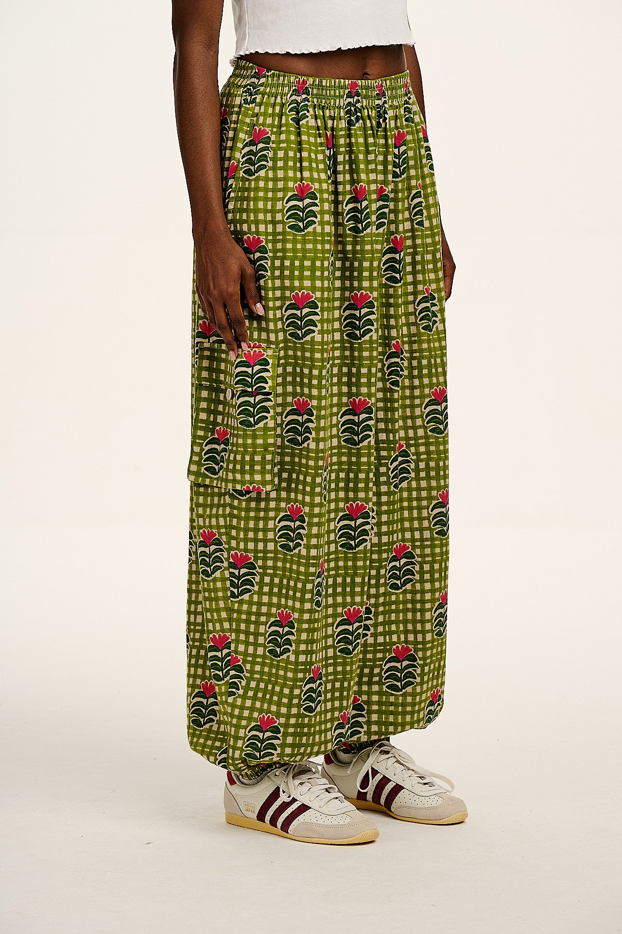Rumi - Cotton & Linen Barrel Trousers in Blooming Green Checkerboard