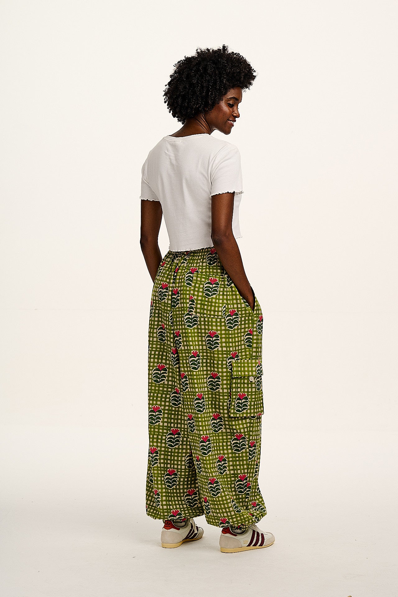 Rumi - Cotton & Linen Barrel Trousers in Blooming Green Checkerboard