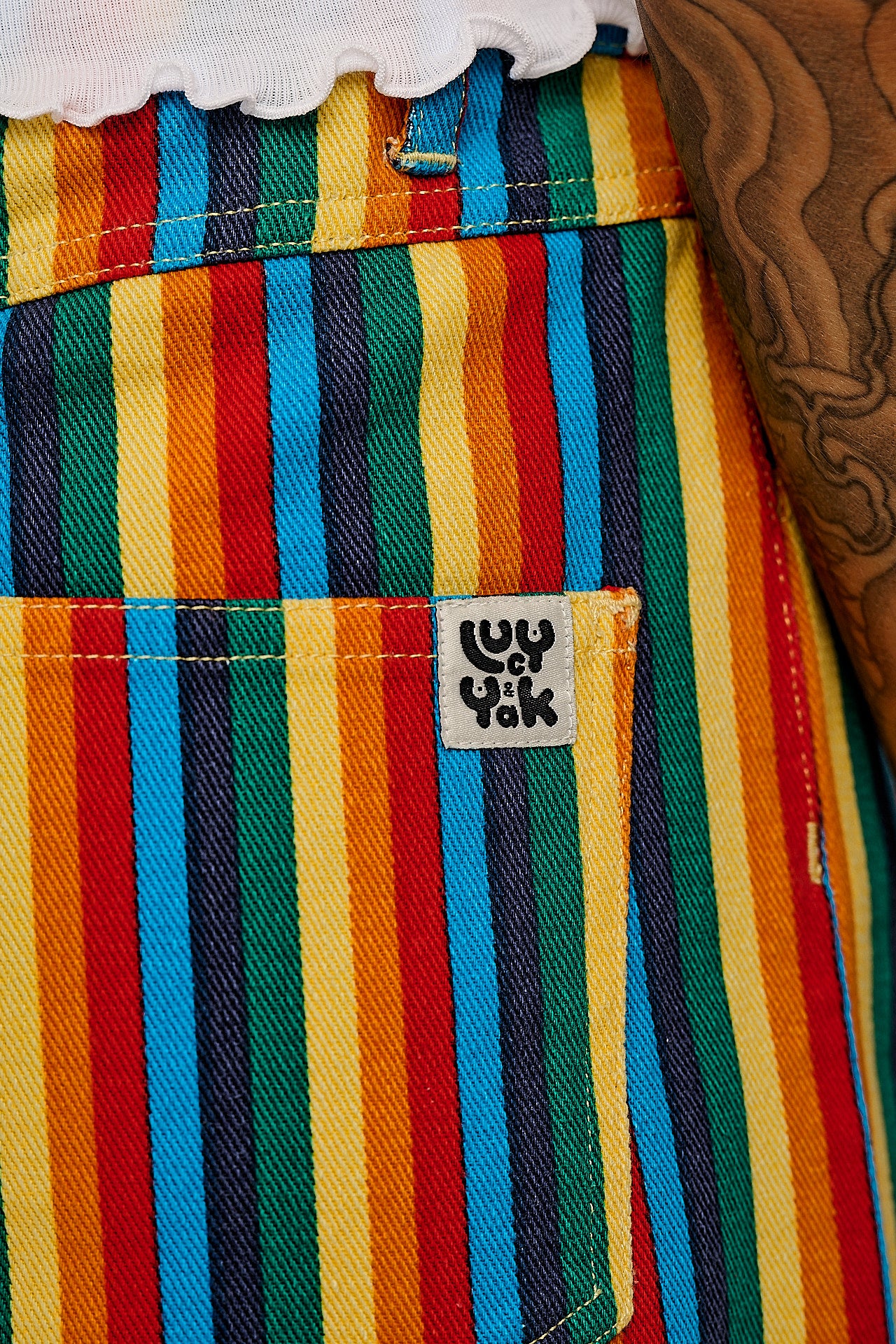 Carter - High Waisted Jeans in Rainbow Print