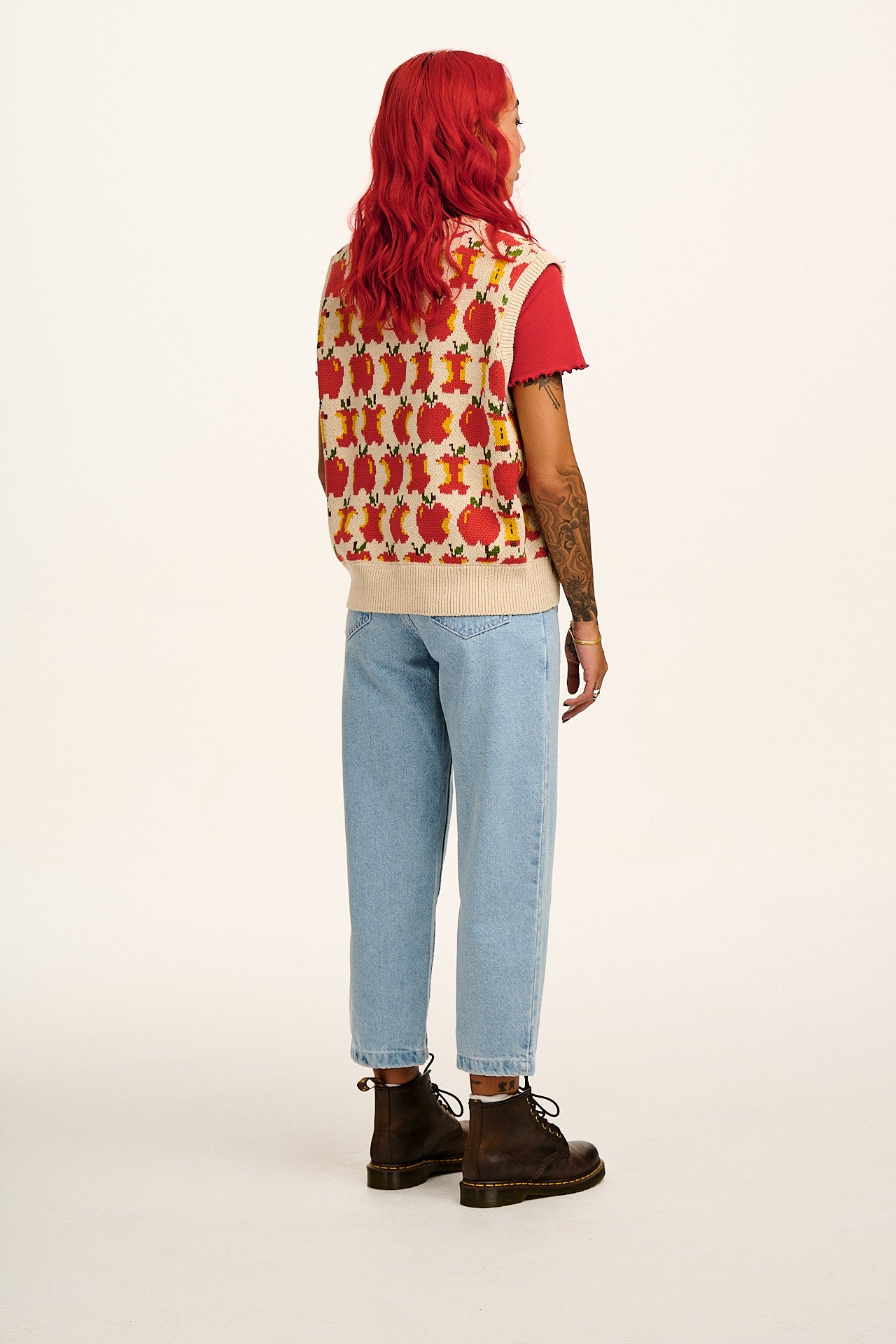 Saffle - Knitted Sweater Vest in Red Apples