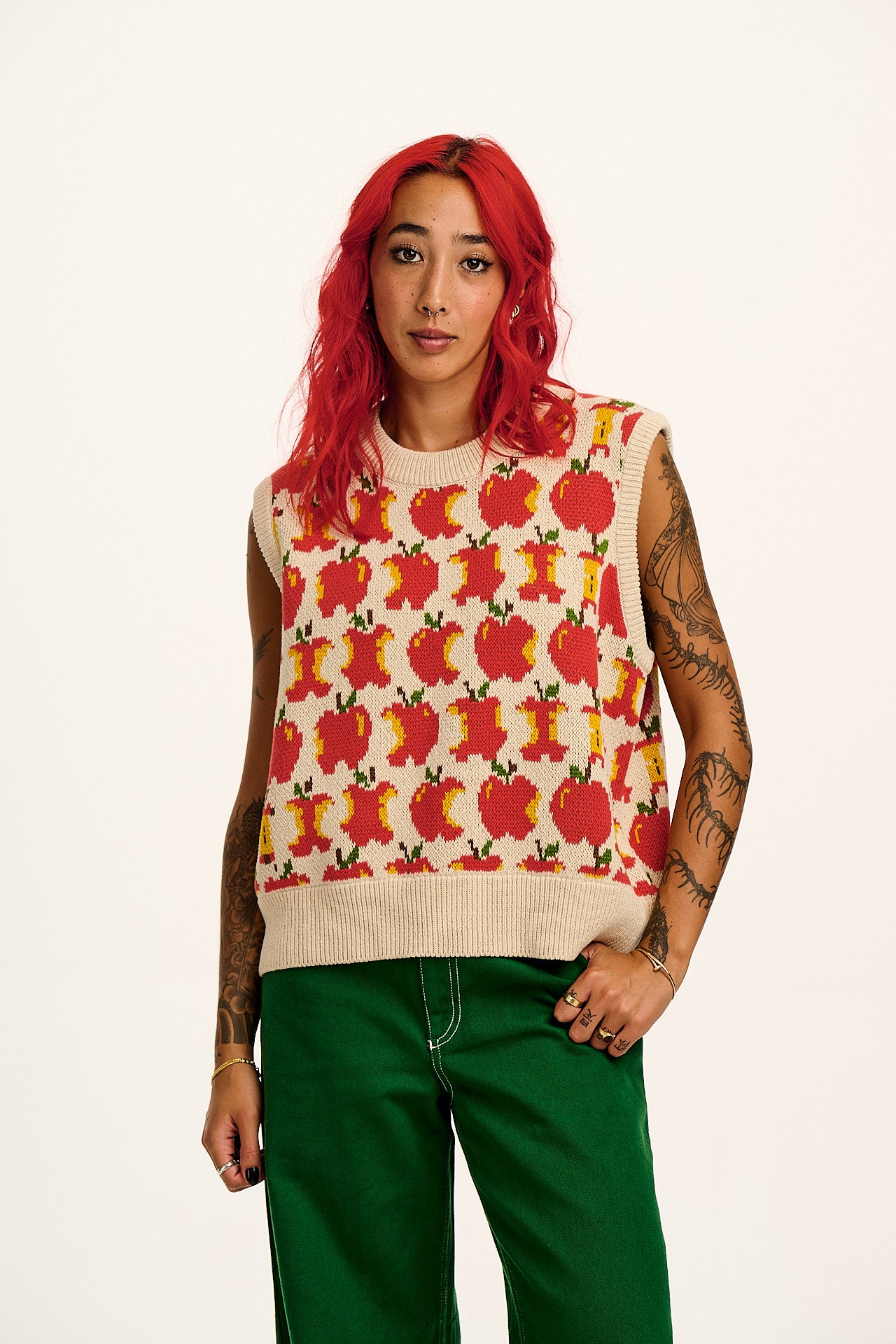 Saffle - Knitted Sweater Vest in Red Apples