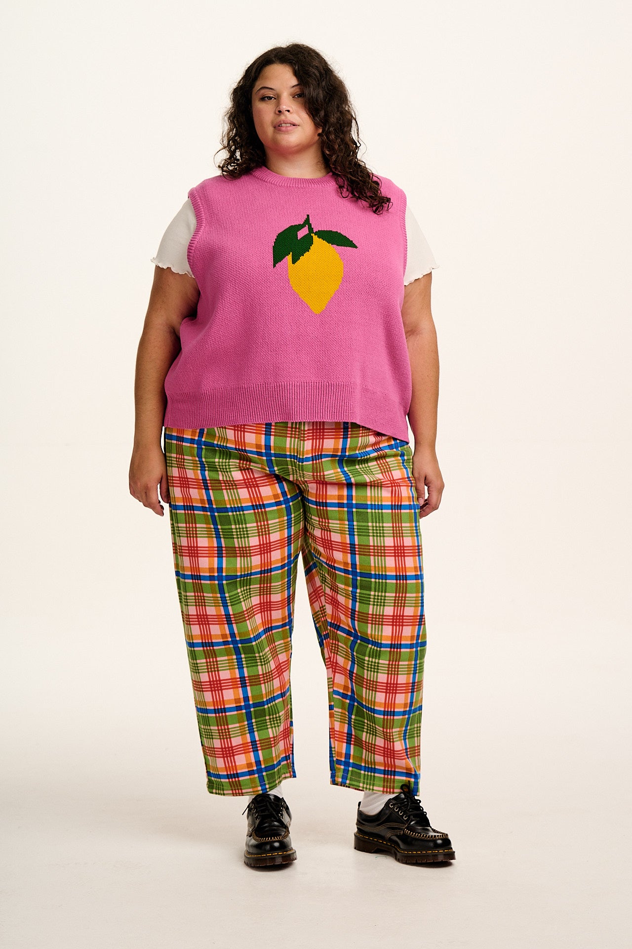 Saffle - Knitted Sweater Vest in Pink with Lemon