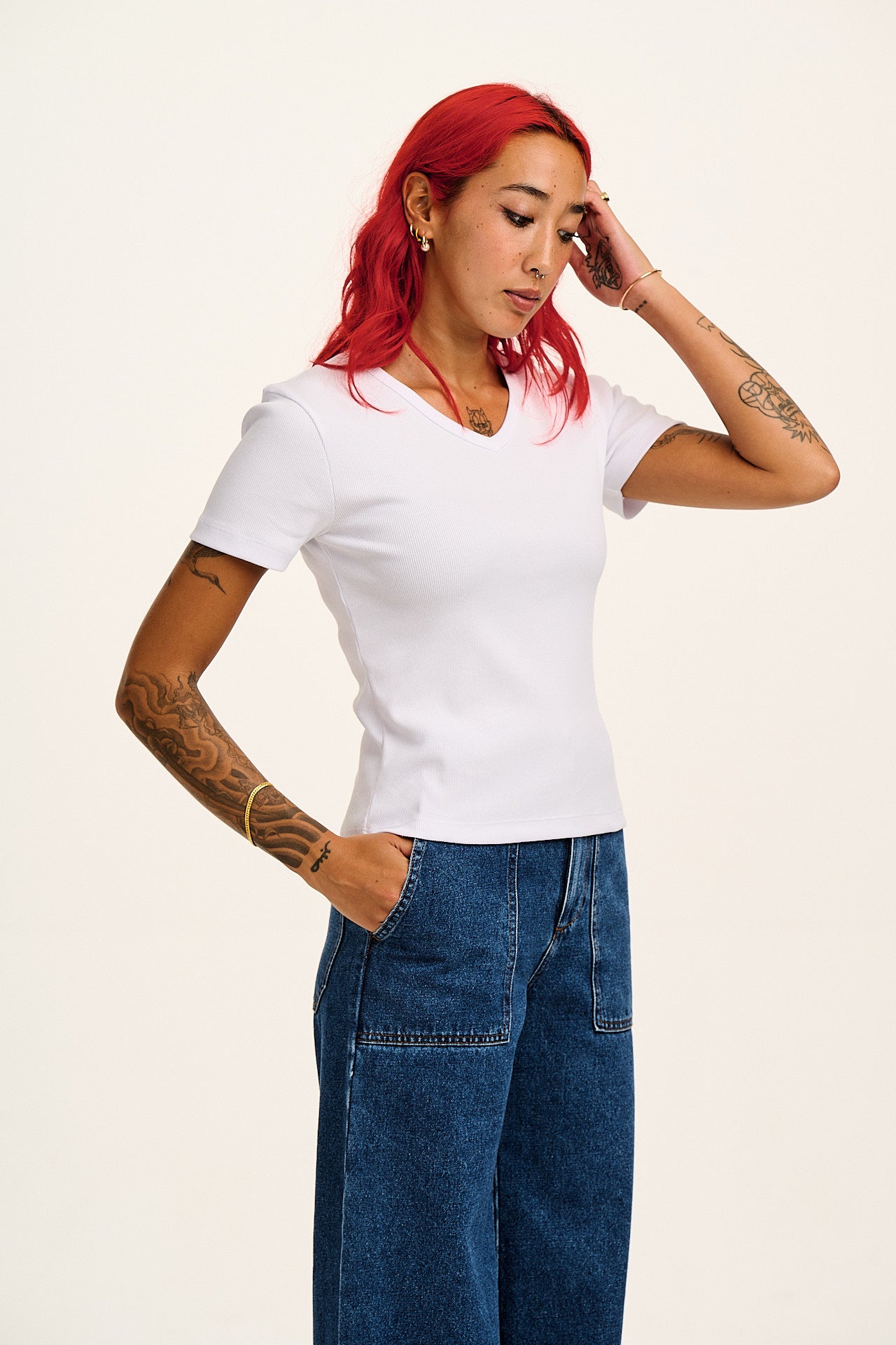 Ivy - Ribbed Cotton V Neck T-Shirt in White