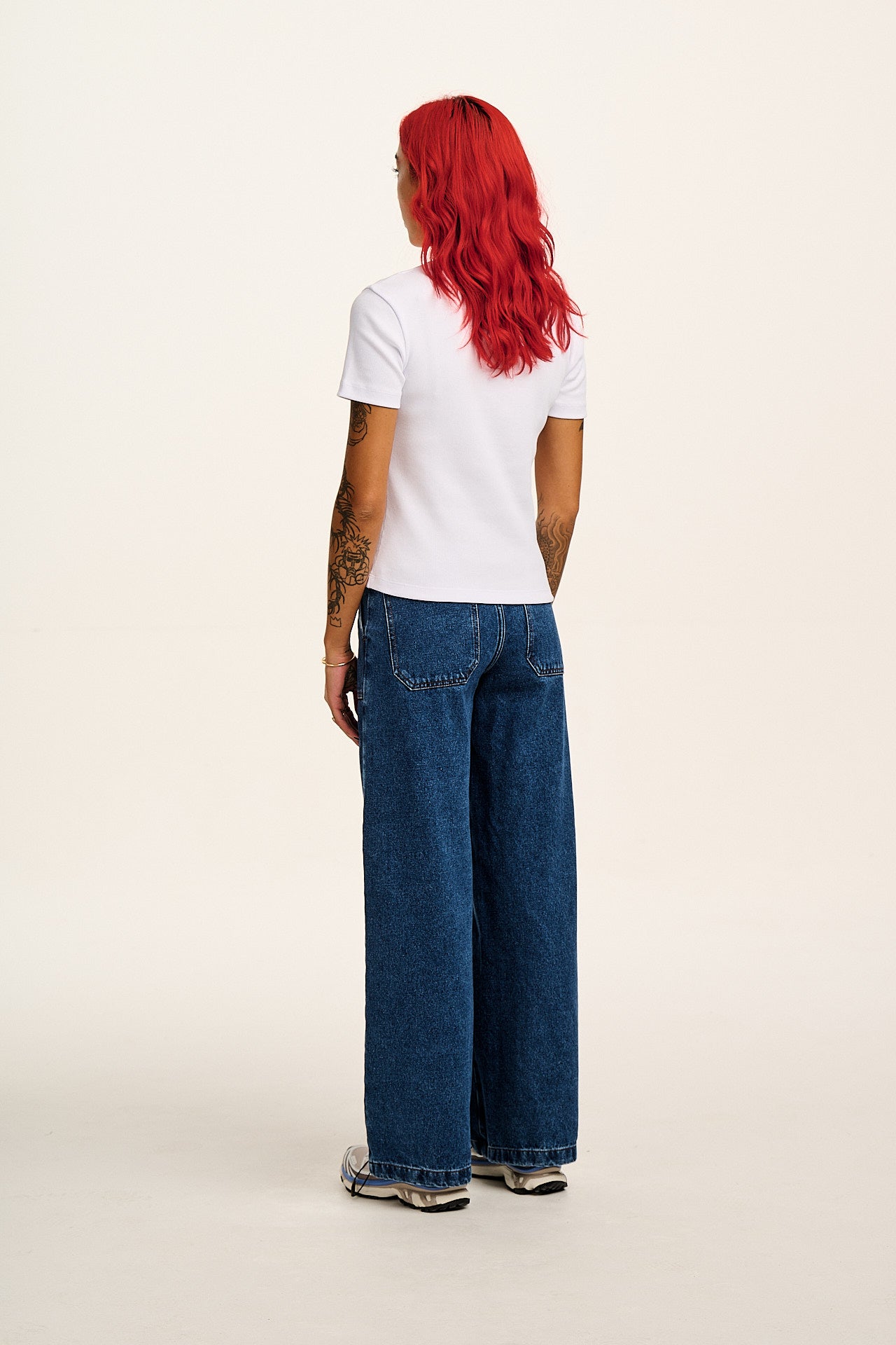 Ivy - Ribbed Cotton V Neck T-Shirt in White