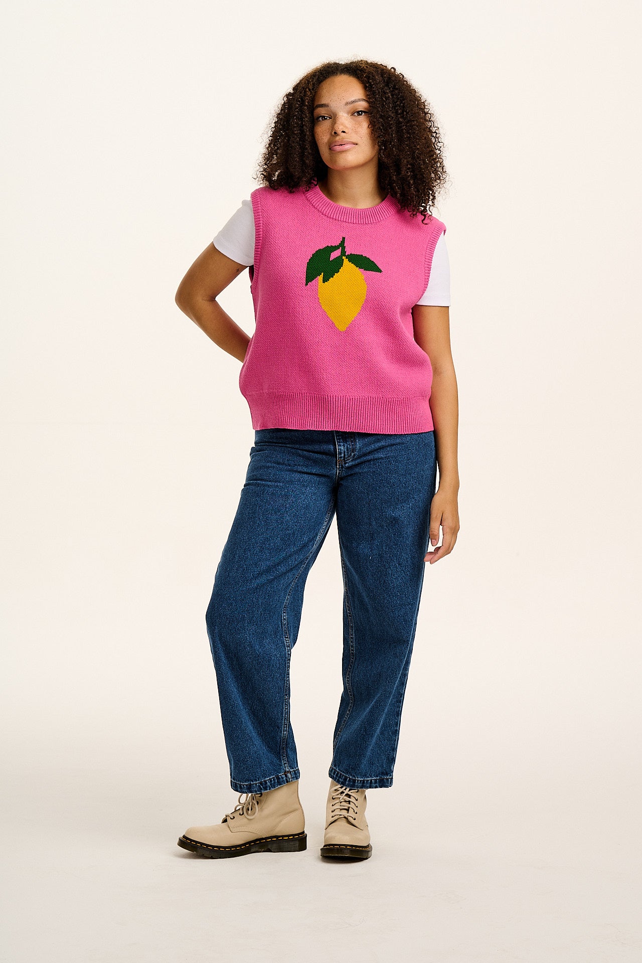 Saffle - Knitted Sweater Vest in Pink with Lemon