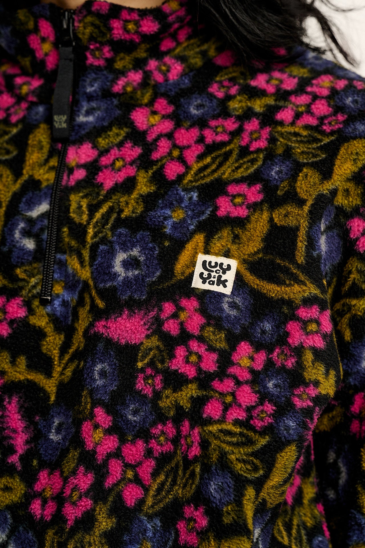 Blake - Cropped Fleece in Grunge Ditsy Floral – Lucy & Yak