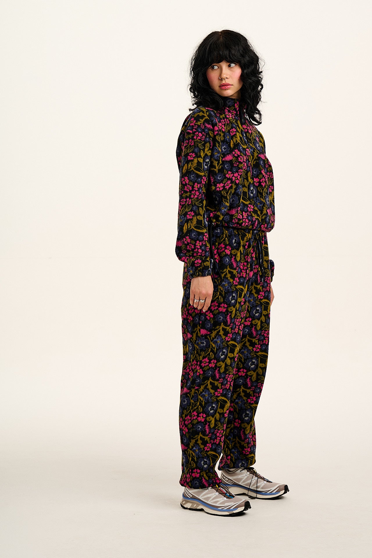 Blake - Cropped Fleece in Grunge Ditsy Floral