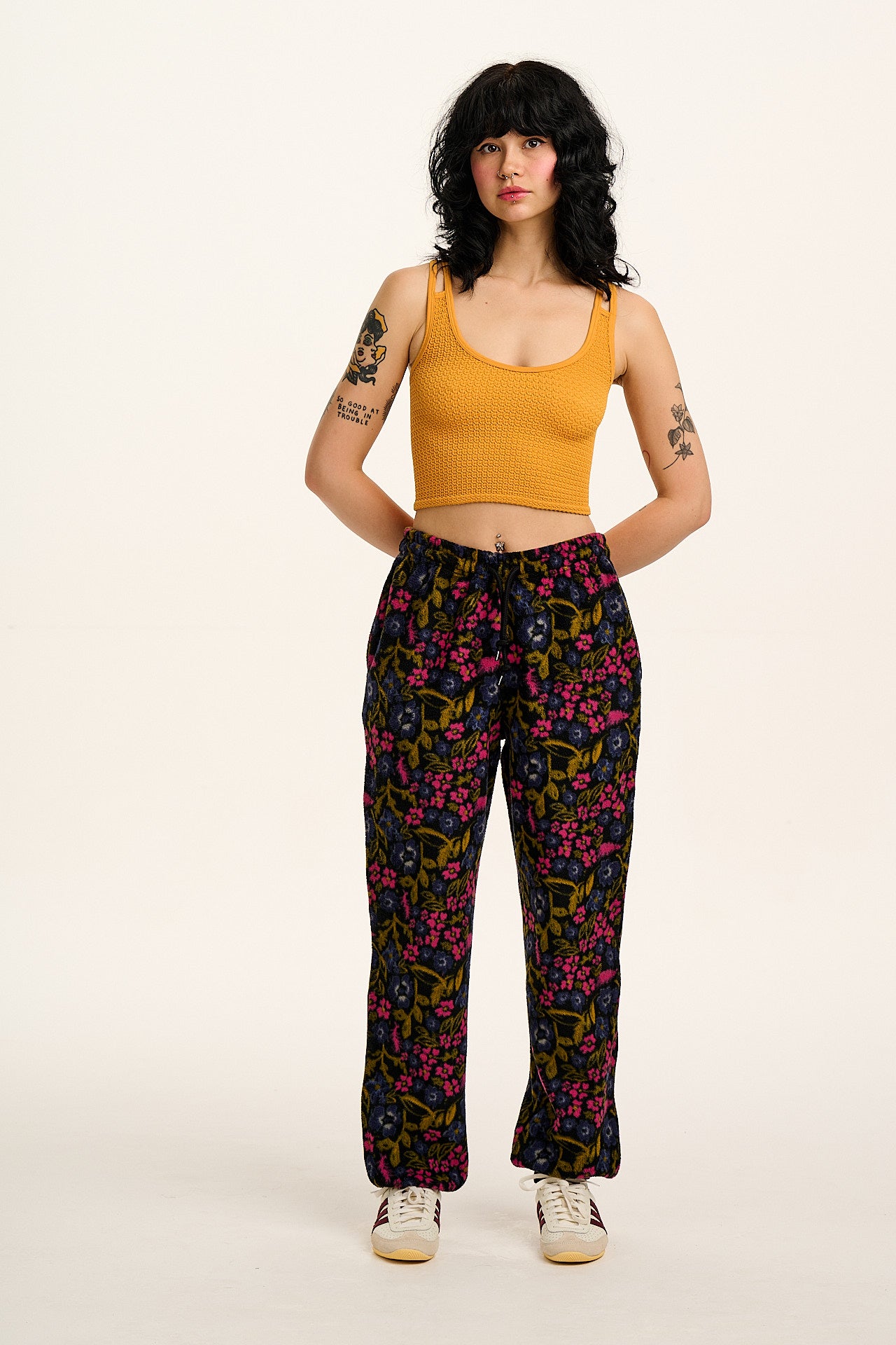Jamie - Polar Fleece Jogger in Grunge Ditsy Floral Print