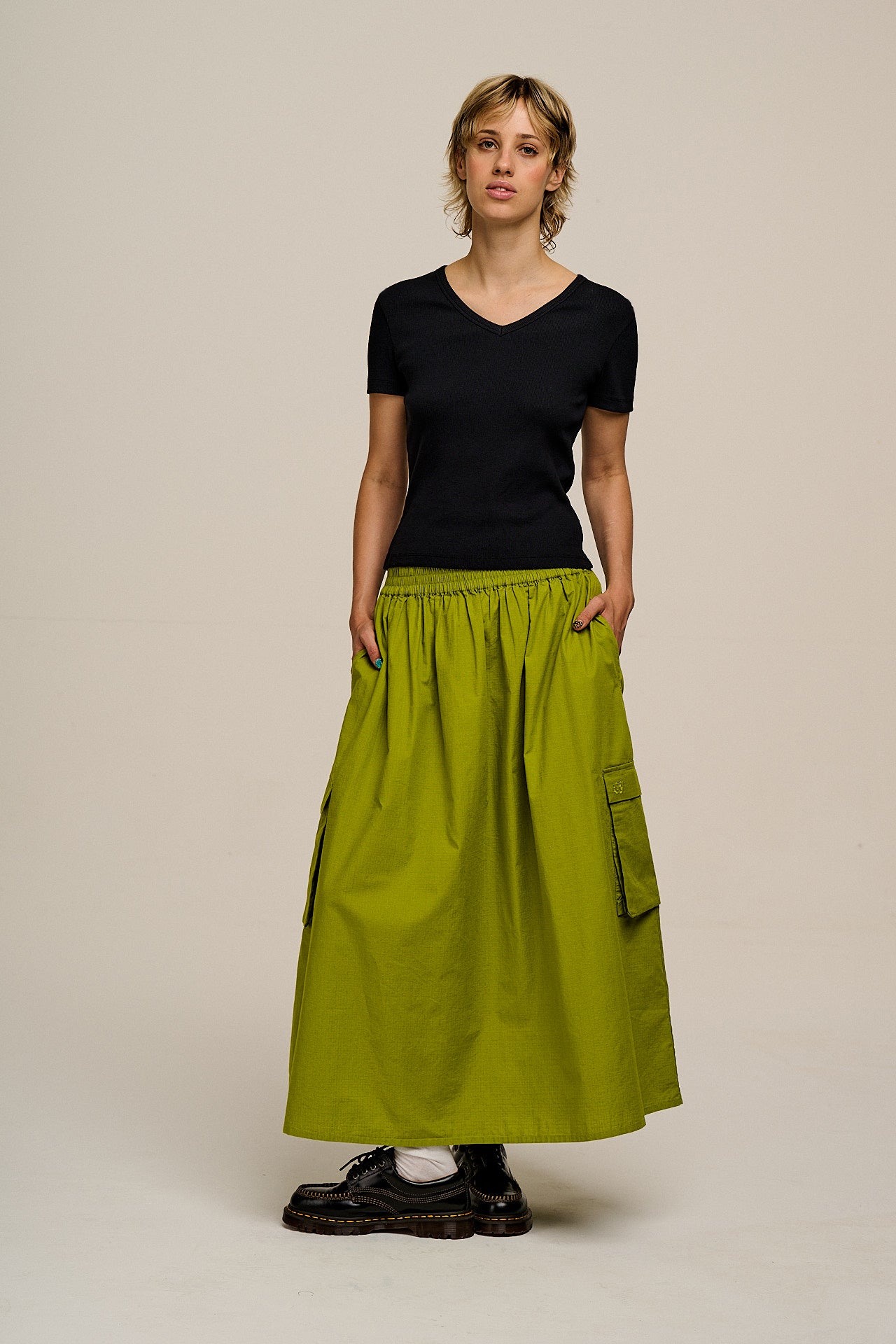 Ivy - Ribbed Cotton V Neck T-Shirt in Black