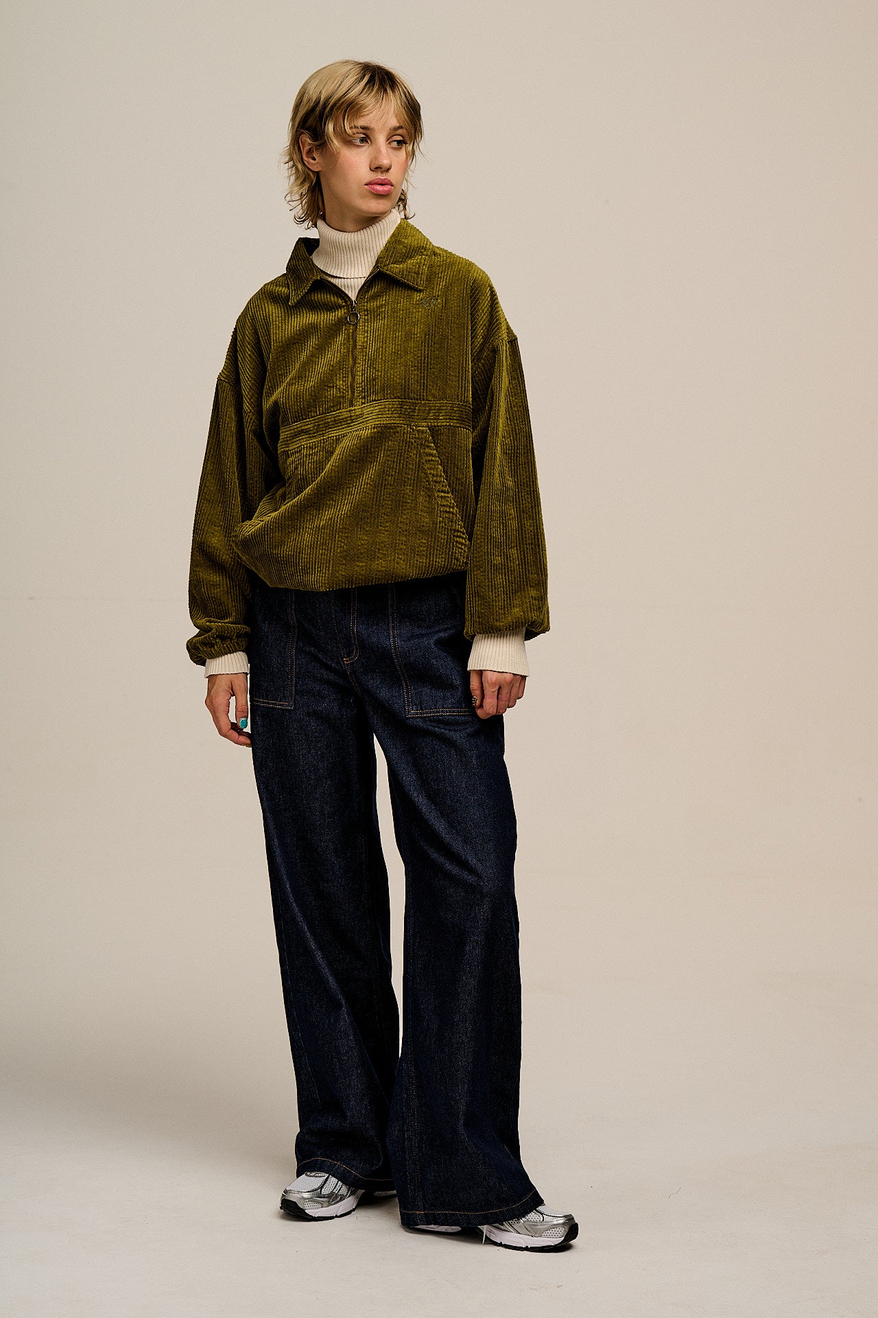 Hiezu - Corduroy Jacket in Fir Green