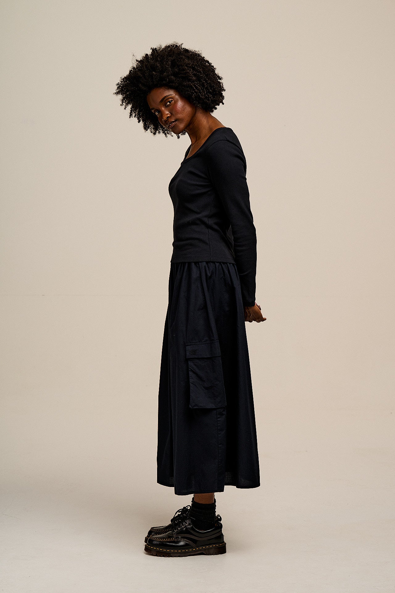 Remy - Ribbed Cotton Scoop Neck Long Sleeve T-Shirt in Black