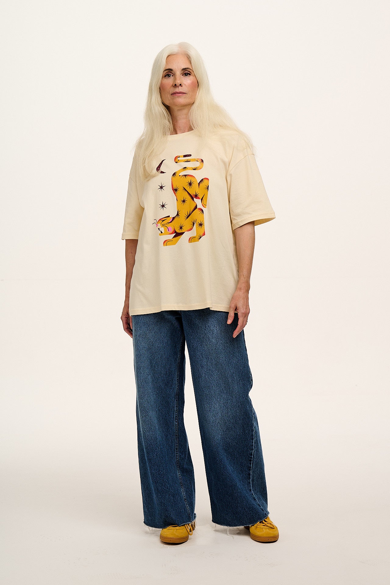 L.E. Benny - Oversized Cotton T-Shirt Artist Print by Hugo Alberto