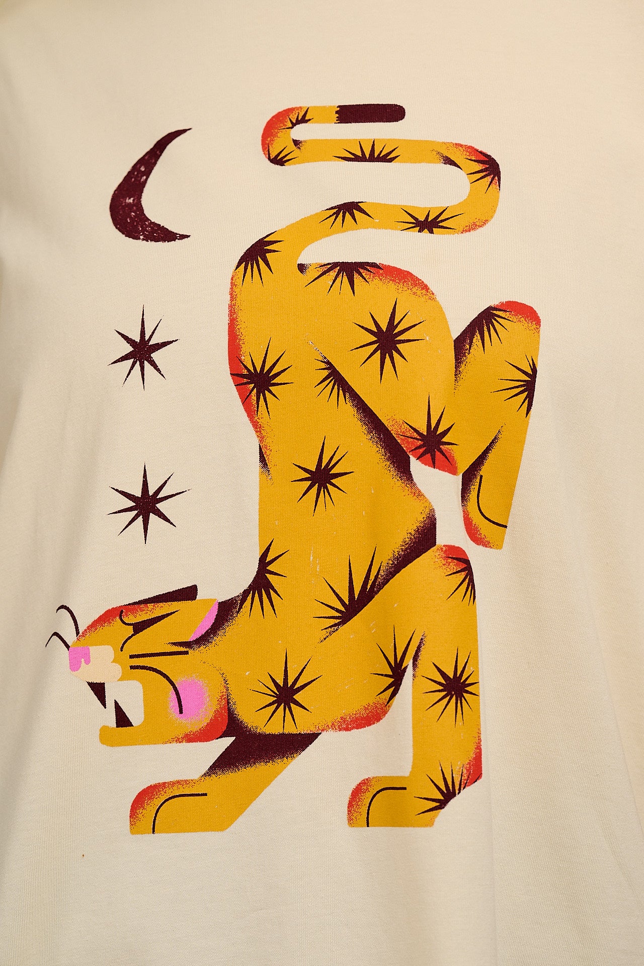 L.E. Benny - Oversized Cotton T-Shirt Artist Print by Hugo Alberto