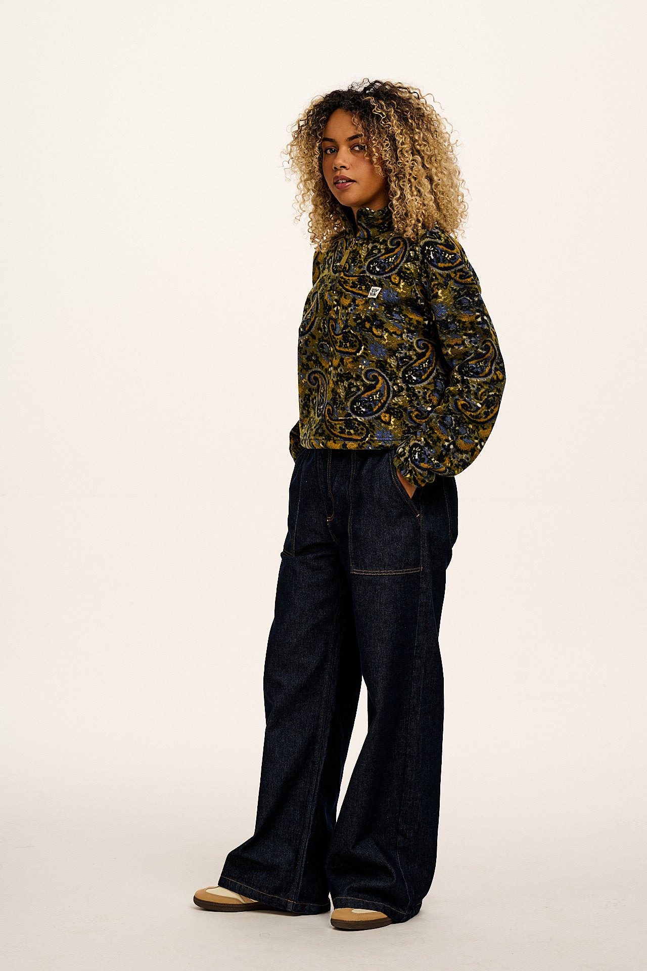 Blake - Cropped Polar Fleece in Grunge Paisley Print