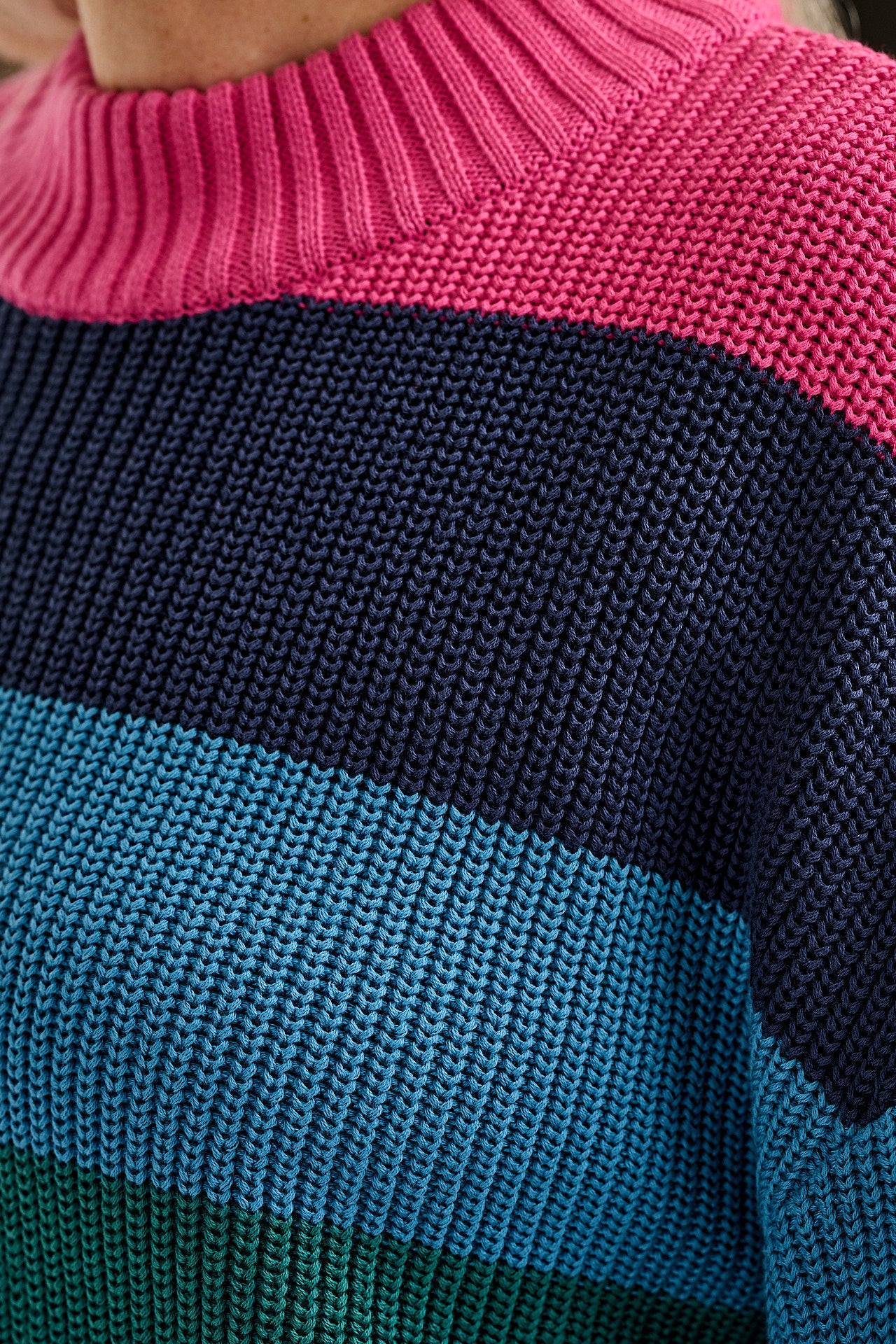 Amari - Oversized Knitted Jumper in Rainbow Stripe