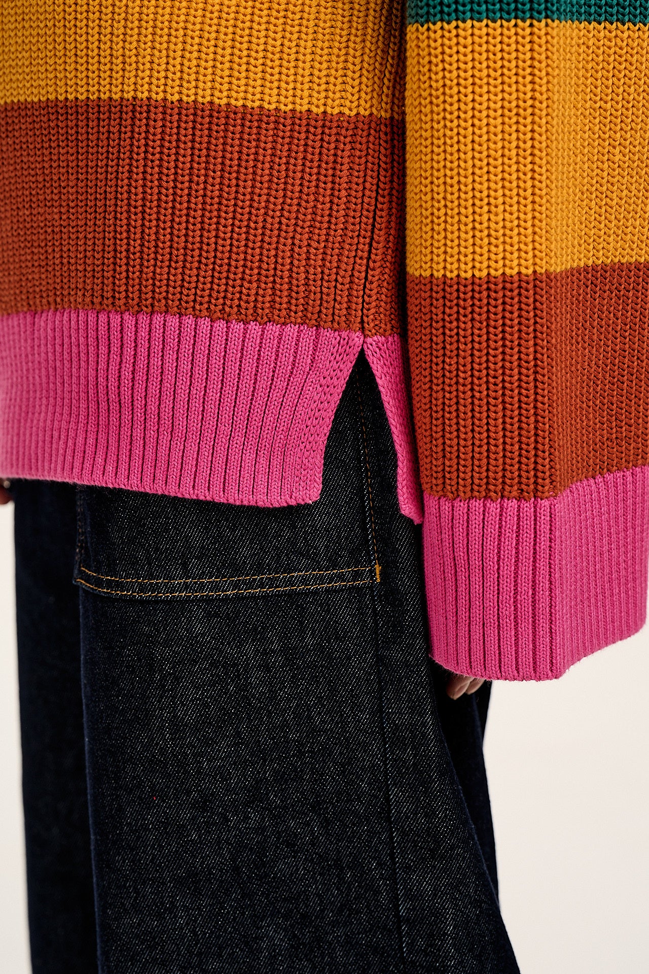 Amari - Oversized Knitted Jumper in Rainbow Stripe