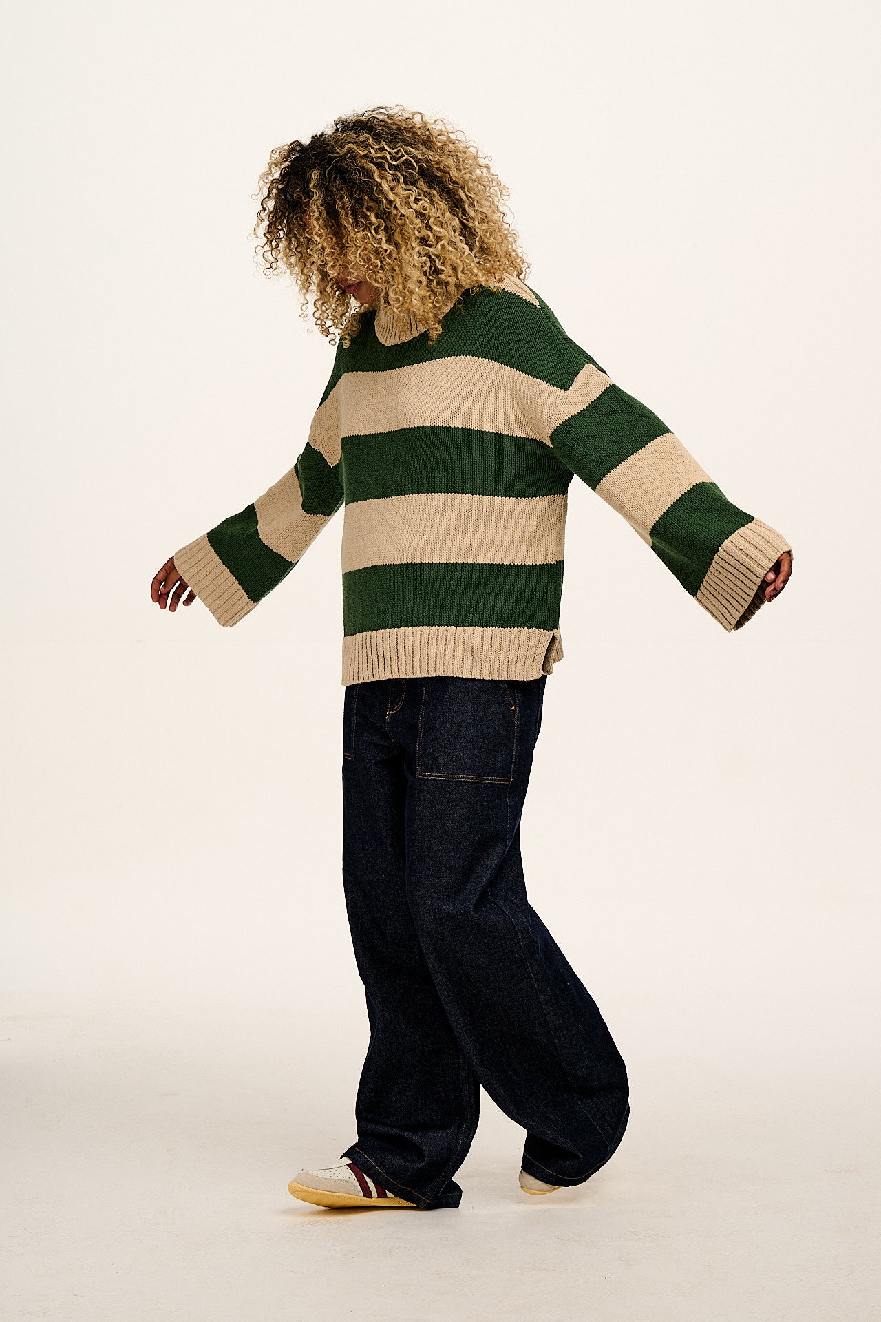 Amari - Oversized Knitted Jumper in Green Stripe