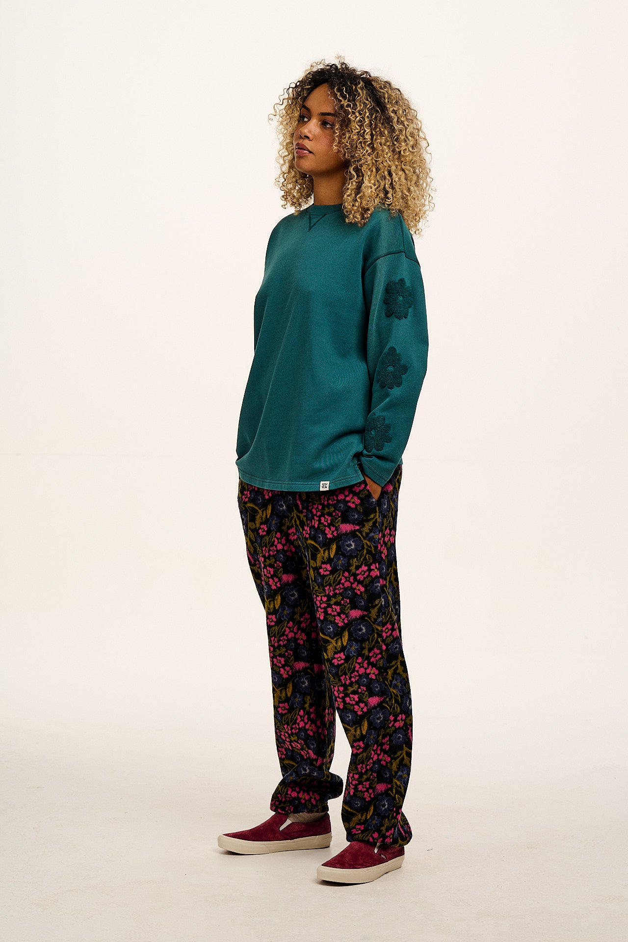 Jamie - Polar Fleece Jogger in Grunge Ditsy Floral Print