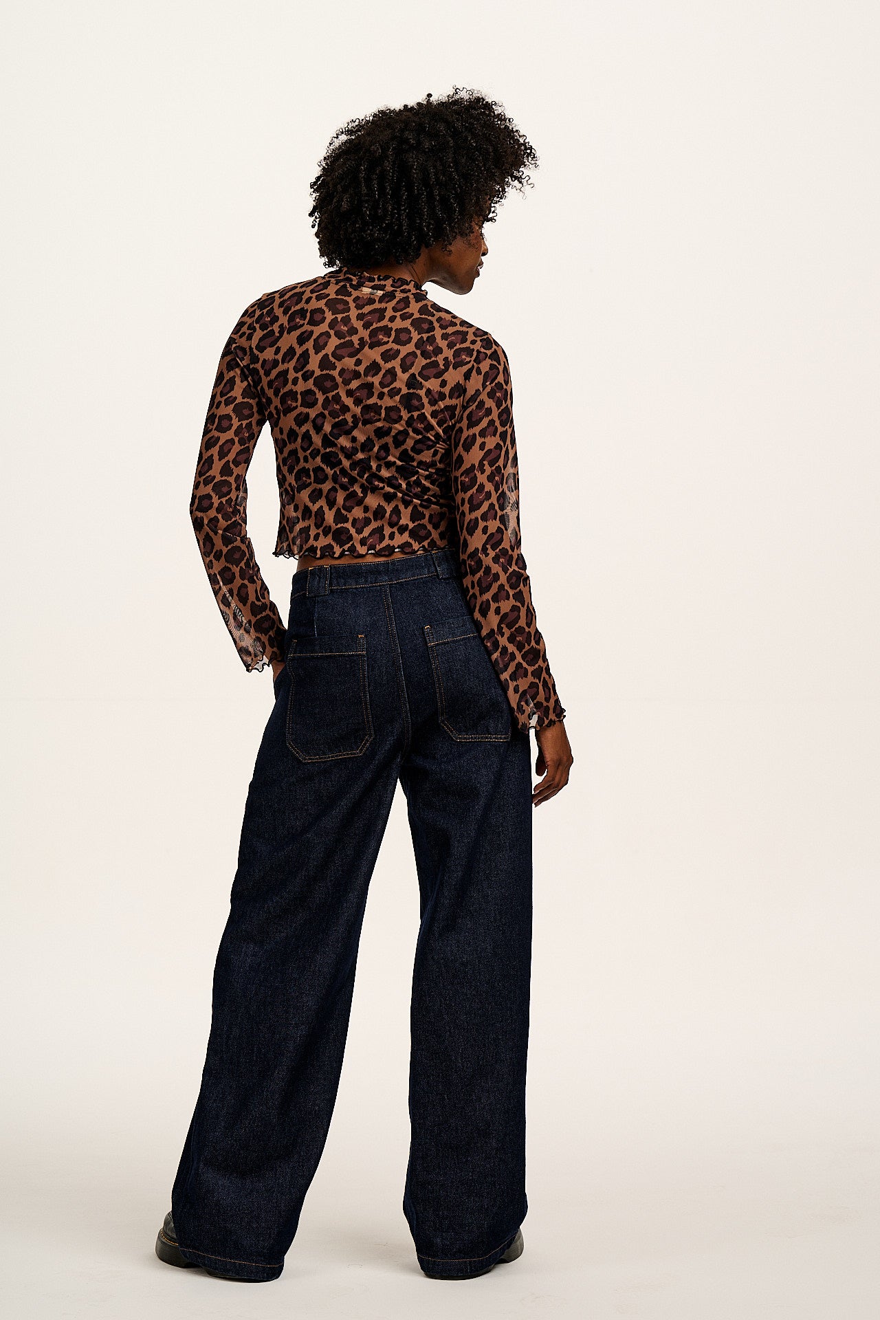 Perrie - Long Sleeve Mesh Top in Leopard Print