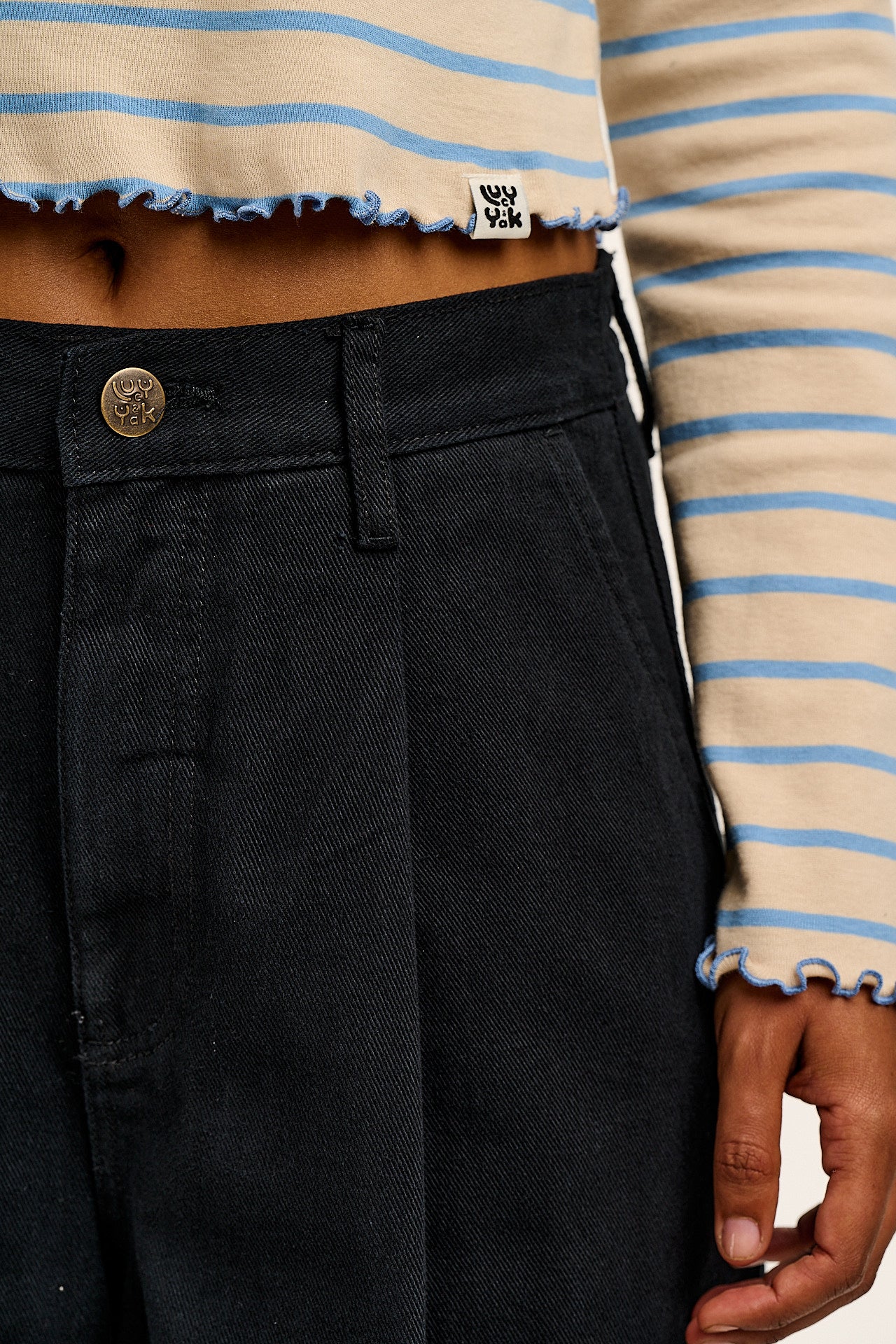 Cole - Wide Leg Denim Jeans in Black