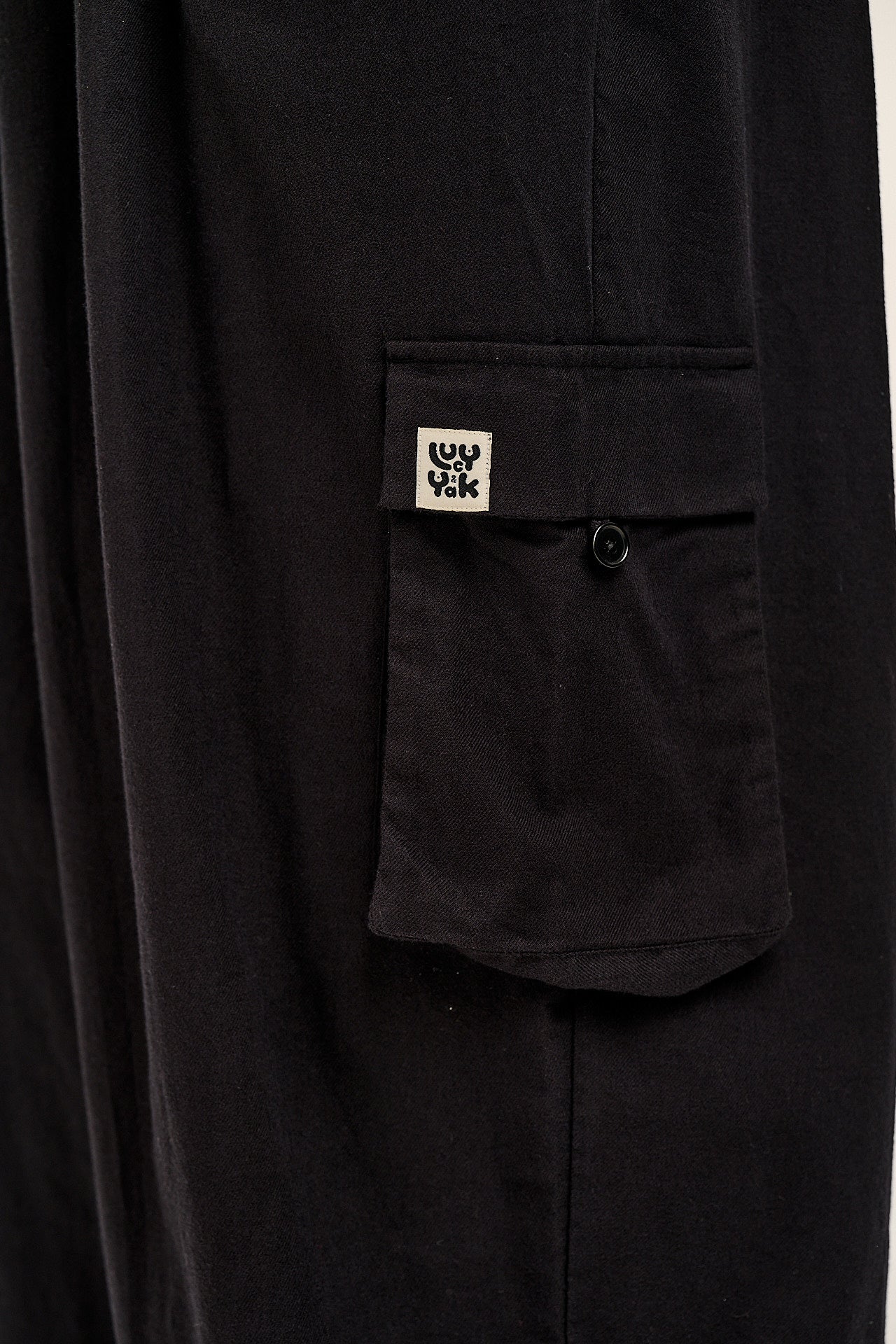 Rumi - Brushed Cotton Barrel Trousers in Black