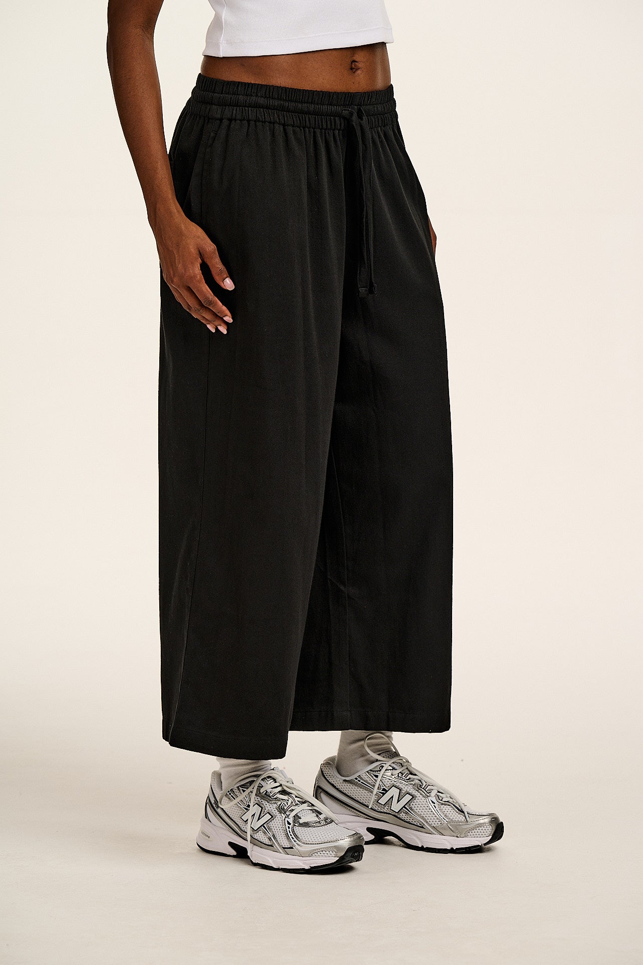 Chuck - Wide Leg Cotton Trousers in Black