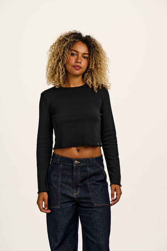 Hansel - Long Sleeve Cotton Crop Top in Top in Black