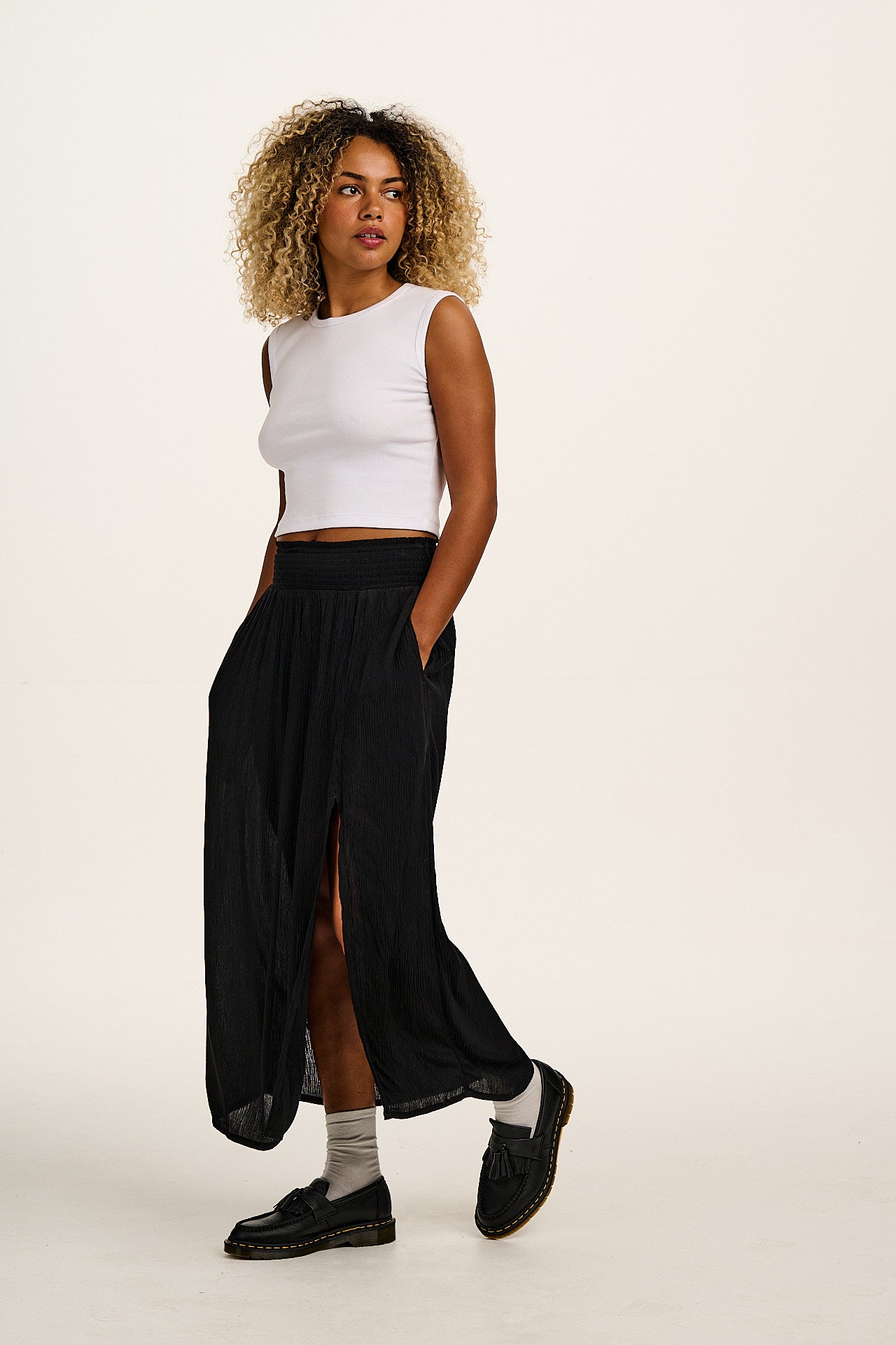 Poppy - Elasticated Waist Skirt in Black