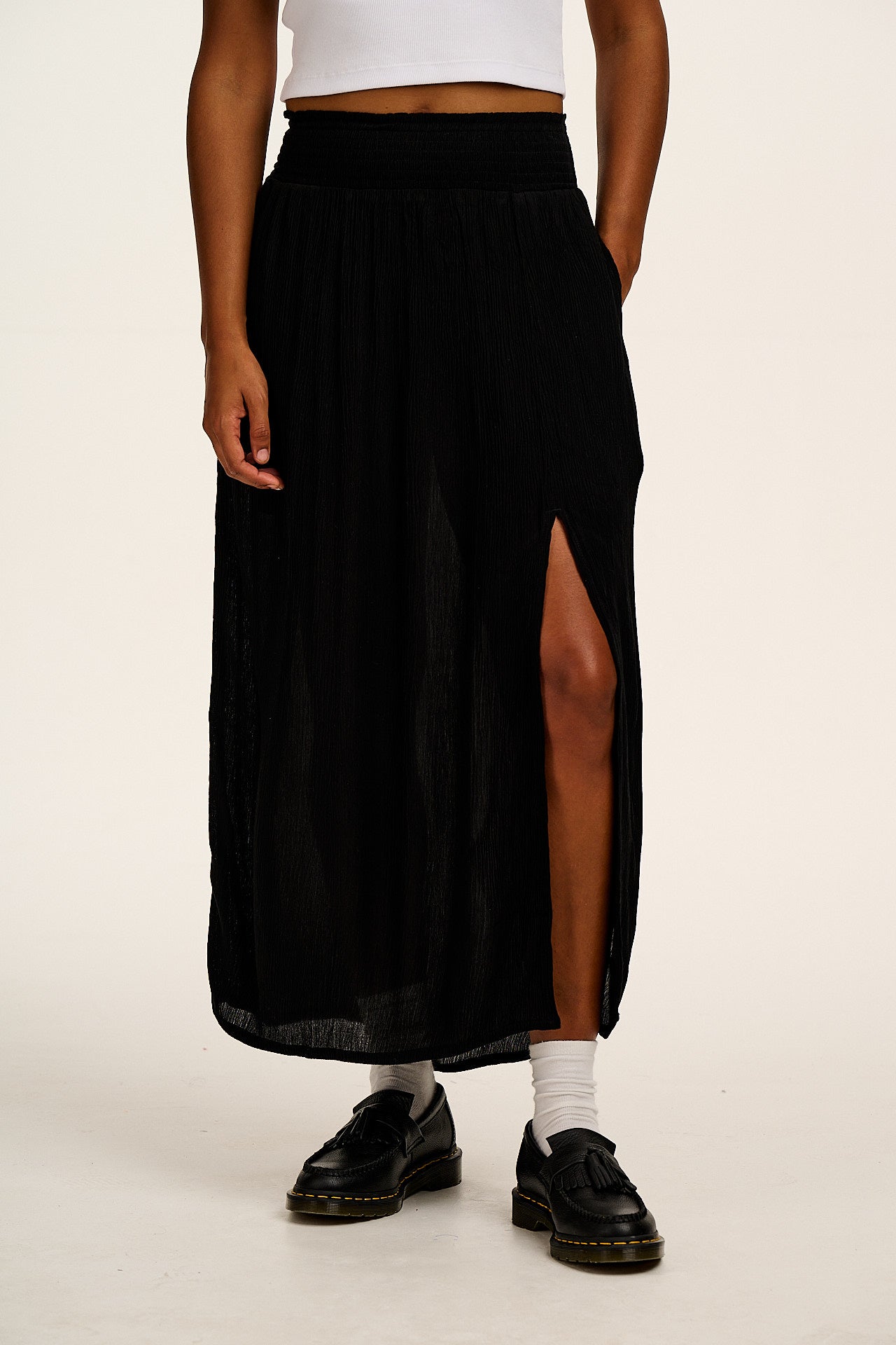 Poppy - Elasticated Waist Skirt in Black