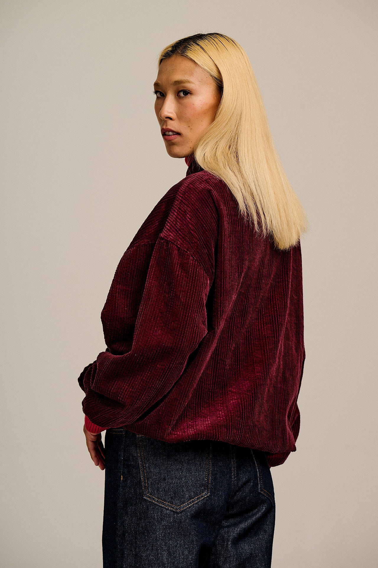 Hiezu - Corduroy Jacket in Burgundy