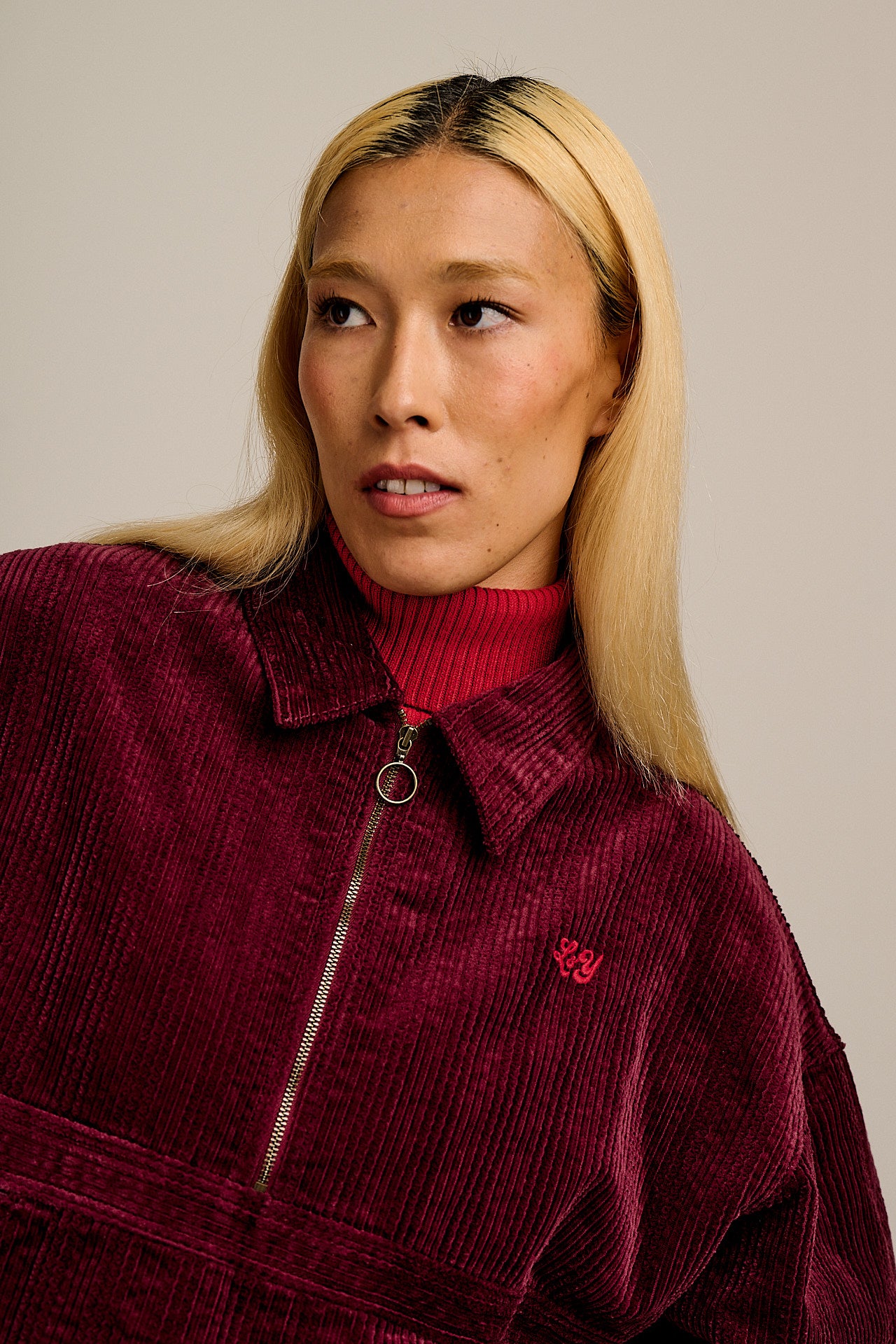 Hiezu - Corduroy Jacket in Burgundy