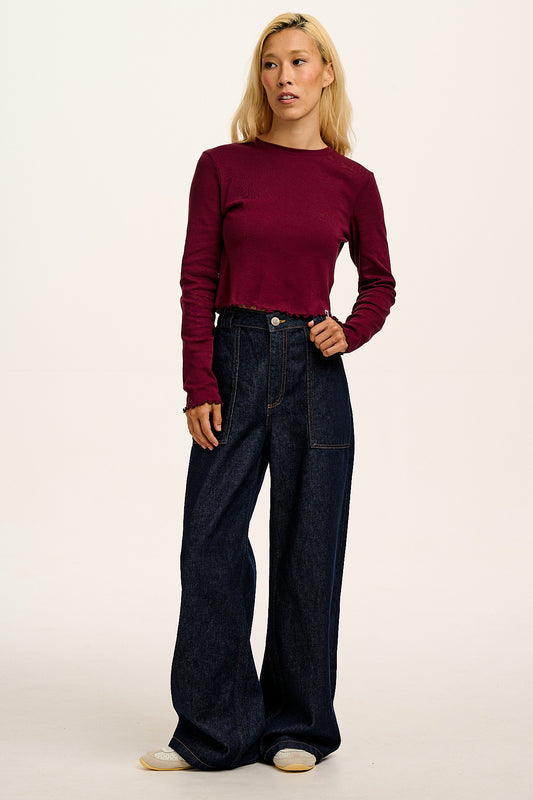 Hansel - Long Sleeve Cotton Crop Top in Wine