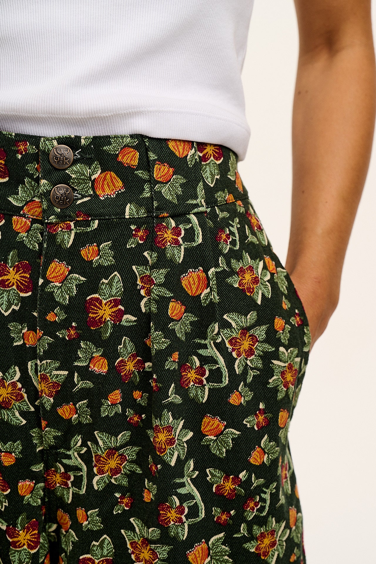 Addison - Cotton Jeans in Green Floral Print