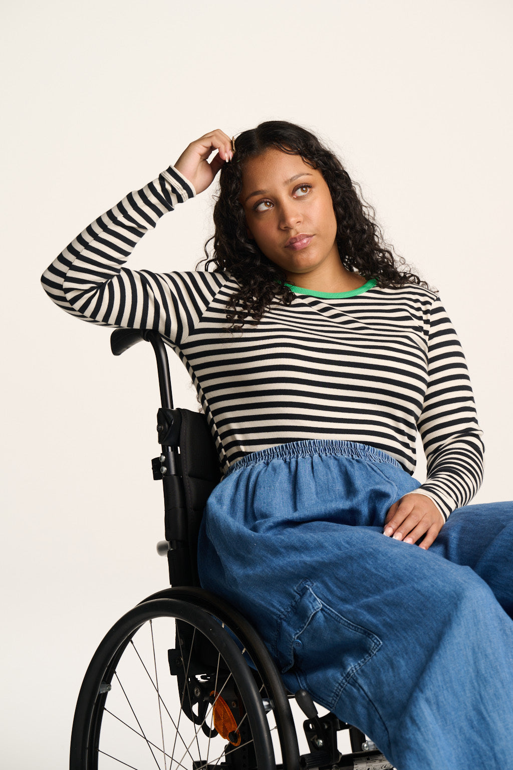 Grayson - Long Sleeve Cotton T-Shirt in Black & White Stripe