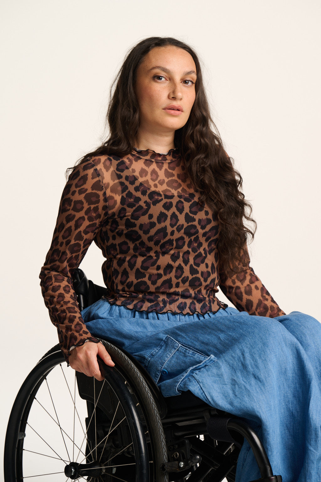 Perrie - Long Sleeve Mesh Top in Leopard Print