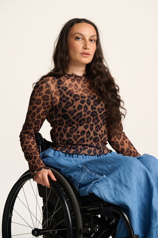 Perrie - Long Sleeve Mesh Top in Leopard Print
