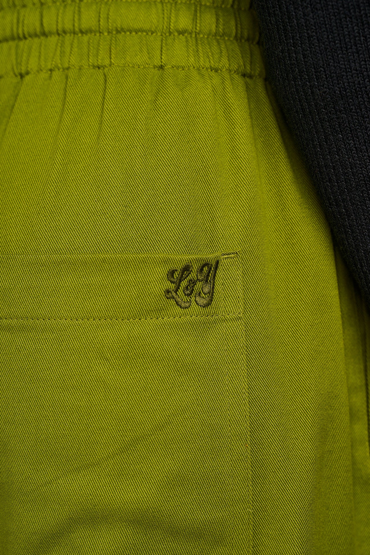 Chuck - Wide Leg Cotton Trousers in Lima Bean Green