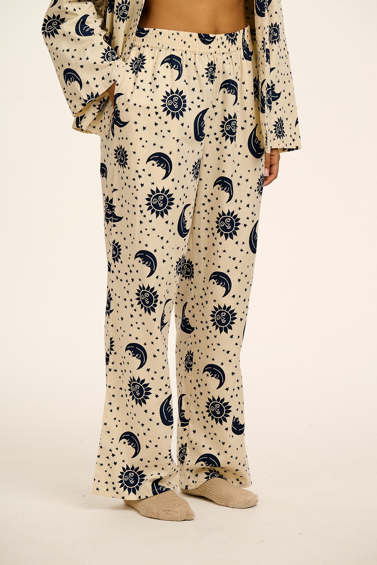 Dreamer - Cotton Sateen Pyjamas Set in Ecru Celestial Print