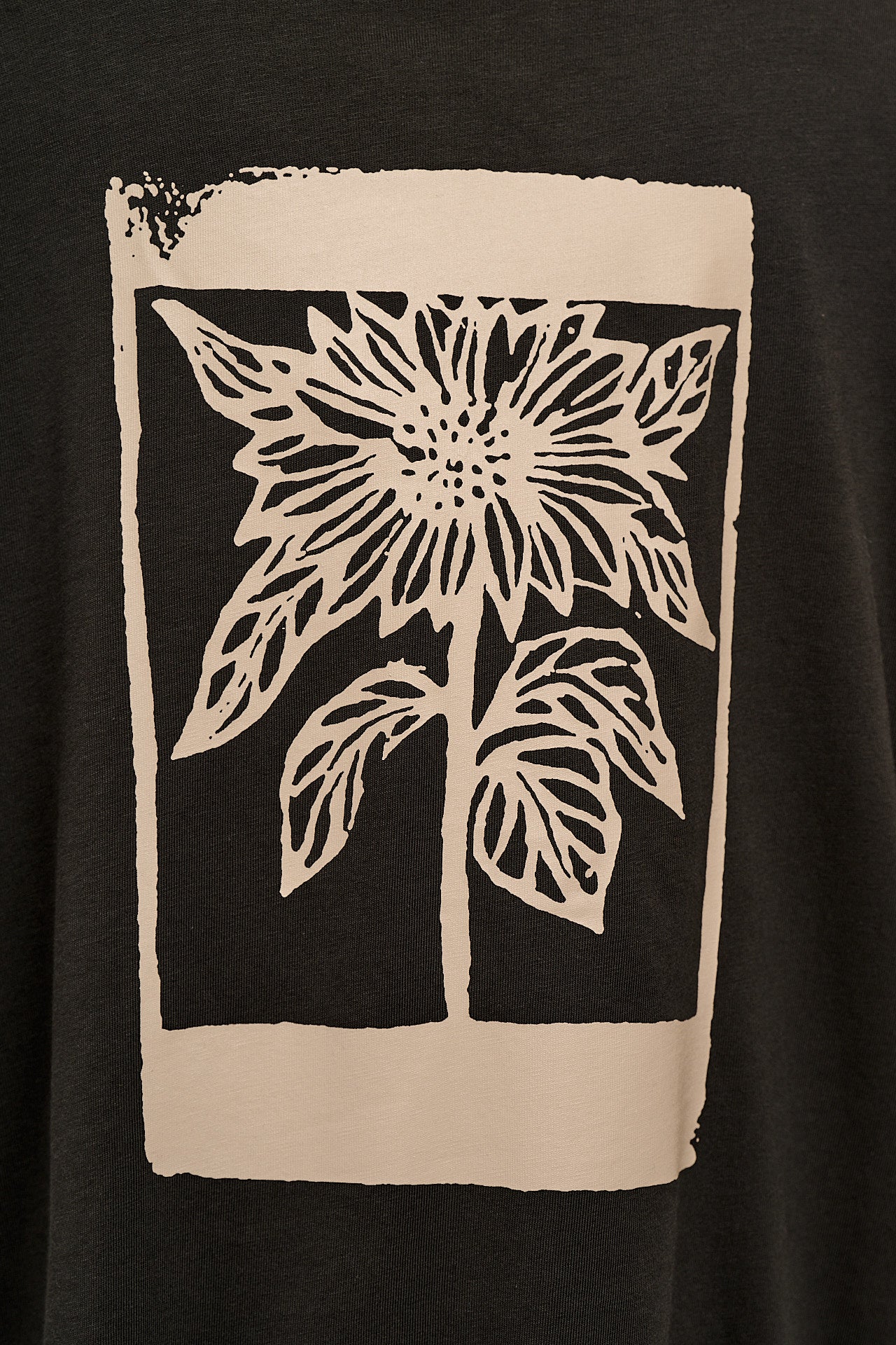 Murat - Long Sleeve Lightweight Cotton T-Shirt in Black & White Sunflower Print