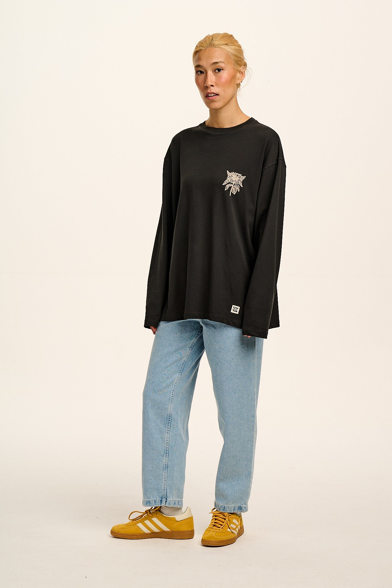 Murat - Long Sleeve Lightweight Cotton T-Shirt in Black & White Sunflower Print