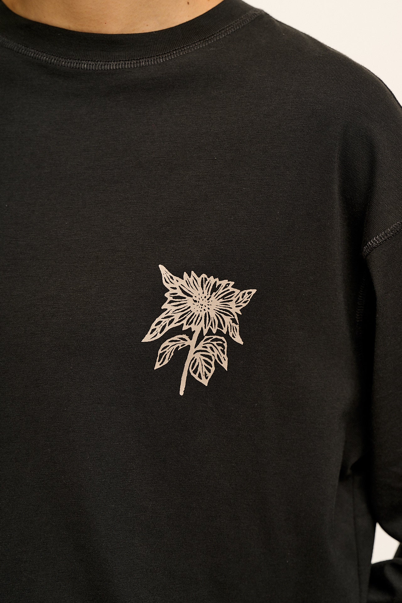 Murat - Long Sleeve Lightweight Cotton T-Shirt in Black & White Sunflower Print