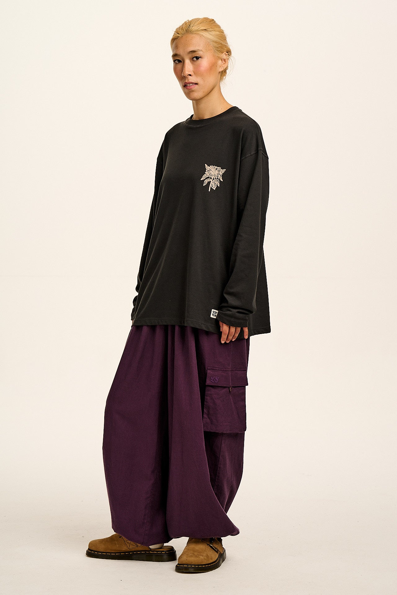 Murat - Long Sleeve Lightweight Cotton T-Shirt in Black & White Sunflower Print