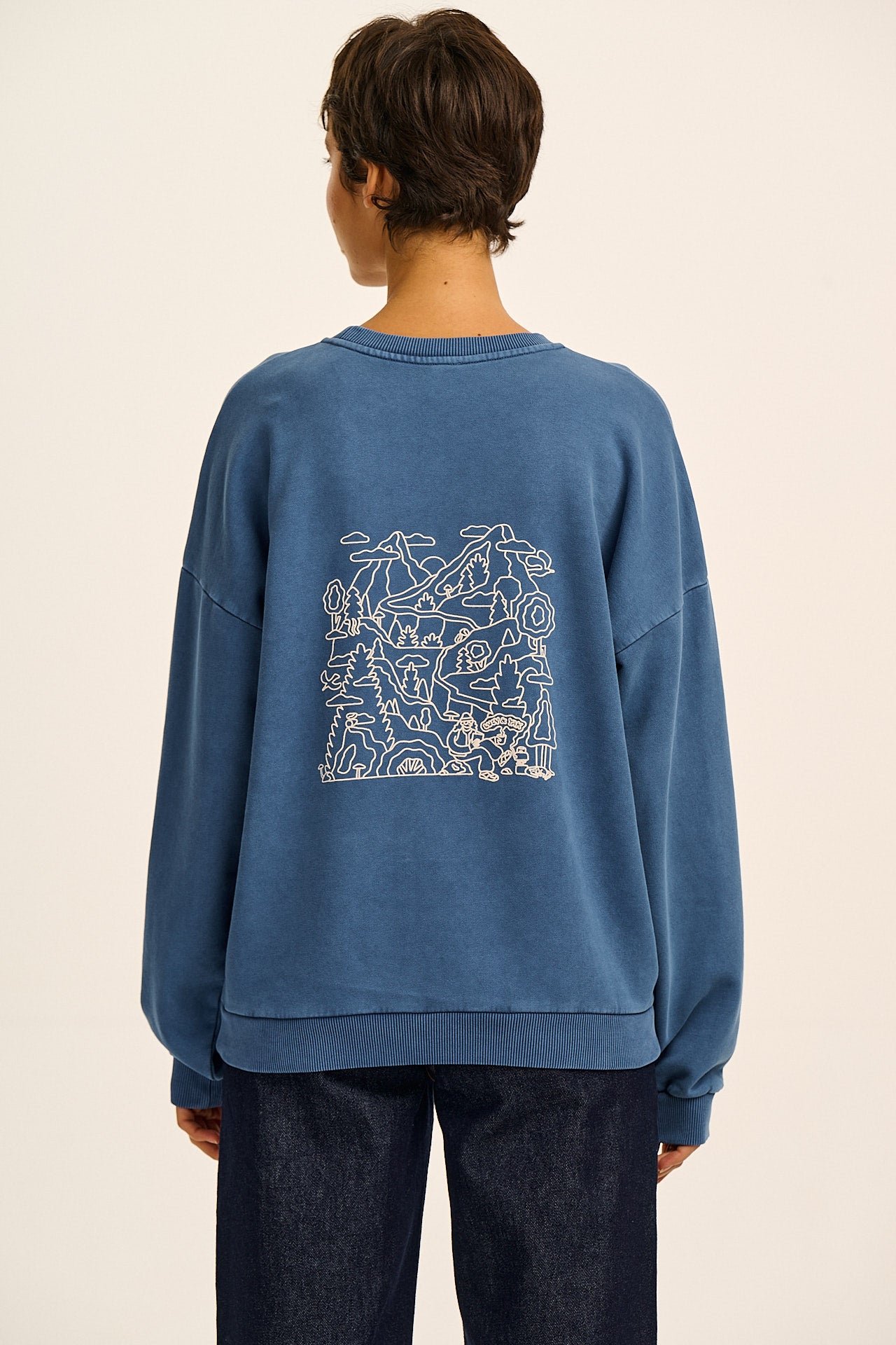 Sutton - Cotton Oversized Sweatshirt in Blue Follow Trails Print